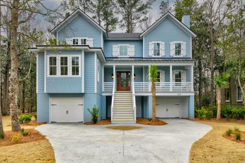 1628 John Fenwick Lane active home in The Preserve At Fenwick Plantation, Johns Island, SC
