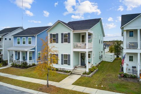 505 N Commodore Way