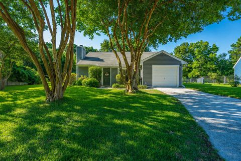995 Oakcrest Drive
