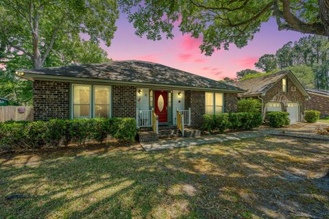 6 Hunters Forest Drive active home in Shadowmoss, Charleston, SC
