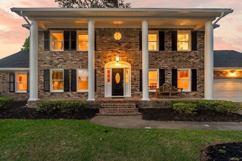 2857 Doncaster Drive
