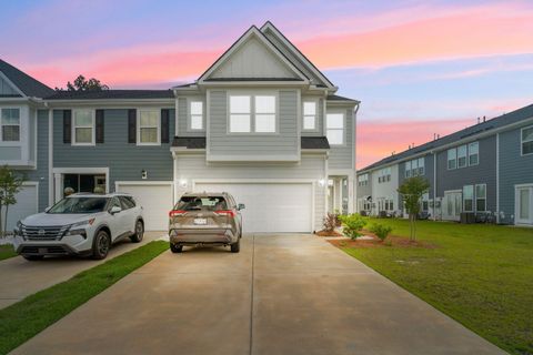 765 Trotters Lane