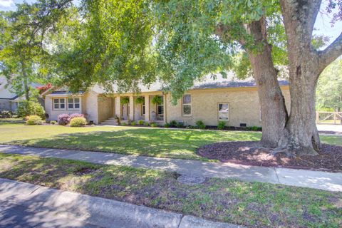 2252 Forest Lakes Boulevard