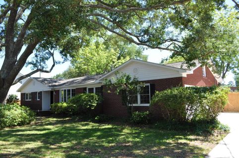1335 Old Colony Road