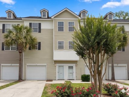 4492 Great Oak Drive
