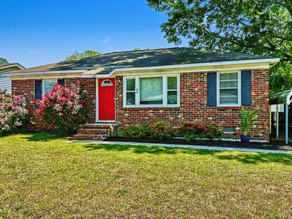 436 Jean Wells Drive active home in Boulder Bluff, Goose Creek, SC