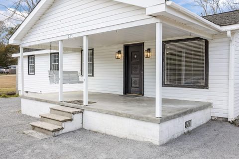 725 S Live Oak Drive