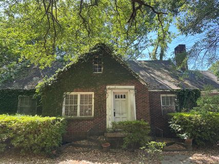 11 Oakdale Place