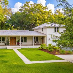 1035 Lakeview Drive