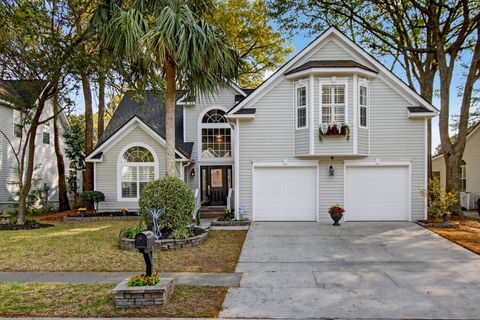 668 Majestic Oaks Drive