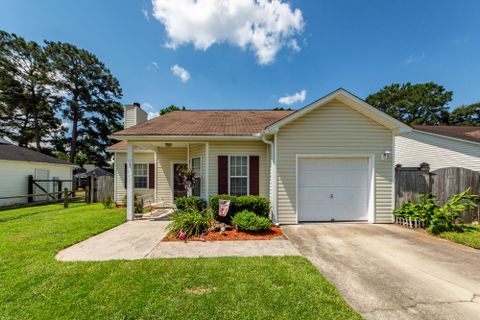 117 Coventry Road active home in Victoria Place, Summerville, SC