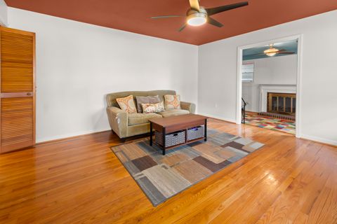 1409 Kentwood Circle