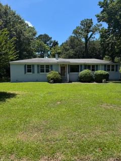 1309 Stone Post Road active home in Clarks Sound, Charleston, SC