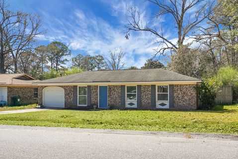 103 Sprucewood Drive