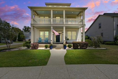 4303 Misty Hollow Lane active home in Poplar Grove, Ravenel, SC