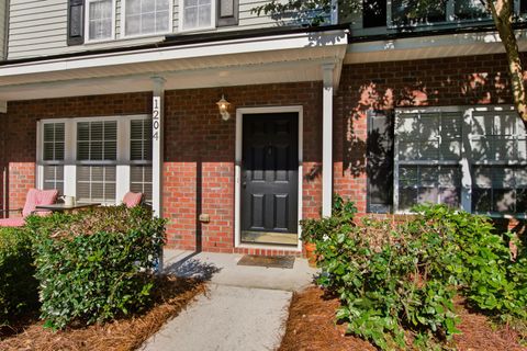 1204 Pine Bluff Drive active home in Summer Wood, Summerville, SC