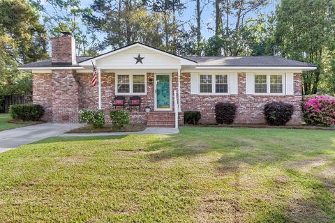 404 Forest Circle active home in Oakdale Estates, Summerville, SC