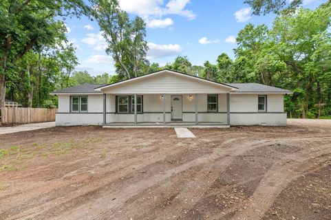 1729 N Highway 17