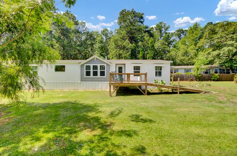 104 Autumn Lane active home in Windwood I & II, Moncks Corner, SC