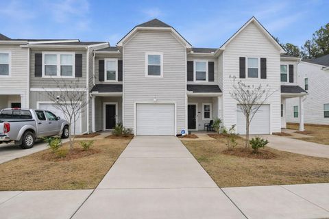4117 Quincy Adams Lane active home in Willow Bend, North Charleston, SC