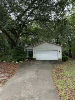 3603 Walkers Ferry Lane active home in Winnsboro Lakes, Johns Island, SC