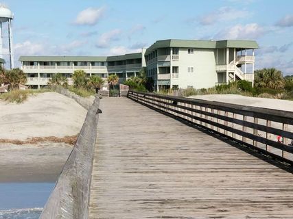 1300 Ocean Blvd 201