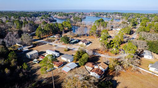 Homes in Fountain Lake, Eutawville
