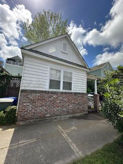 227 Fishburne Street active home in Westside, Charleston, SC