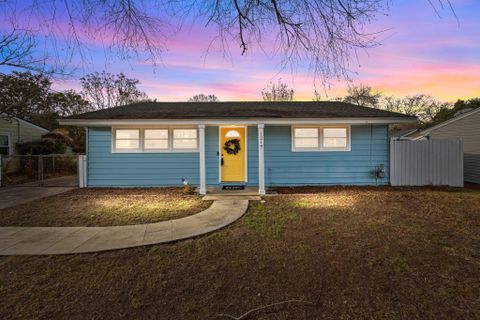1214 Hawthorne Circle