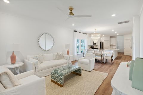 1119 Razor Clam Way