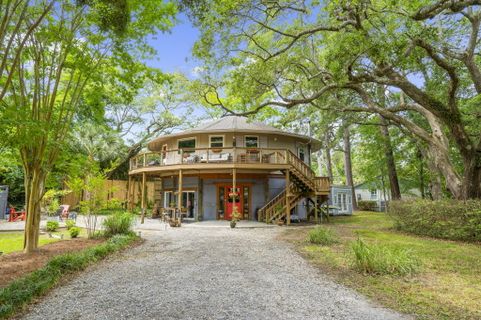 2069 Saint James Drive