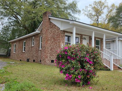 106 Graham Lane