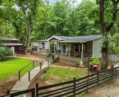 524 Lewis Lane