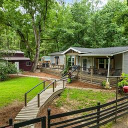 524 Lewis Lane