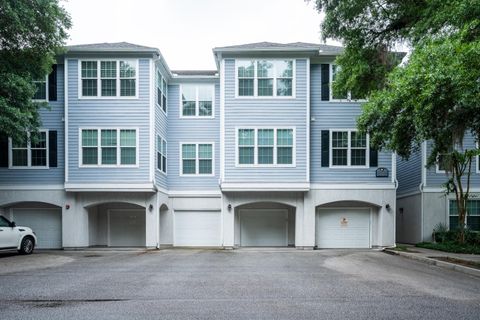 60 Fenwick Hall Alley 132