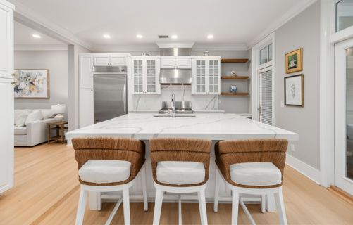 144 Fairbanks Oak Alley 2b