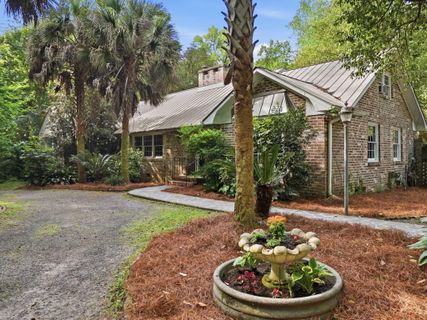 132 Tupper Lane