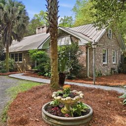 132 Tupper Lane