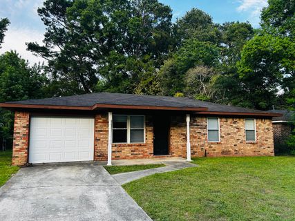 110 Bee Street active home in Flowertown, Summerville, SC