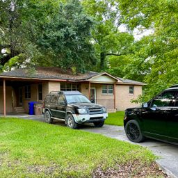 1814 S Mayflower Drive