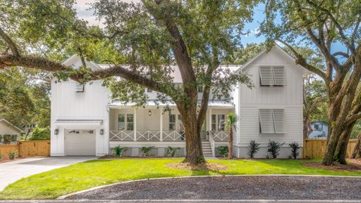 727 Mccants Drive active home in Old Mt Pleasant, Mount Pleasant, SC