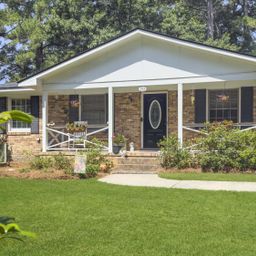 212 Forest Circle