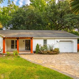 18 Hillcreek Boulevard