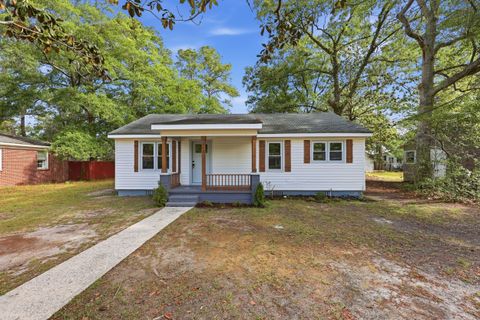 513 Warren Street active home in Peurifoy Terrace, Walterboro, SC