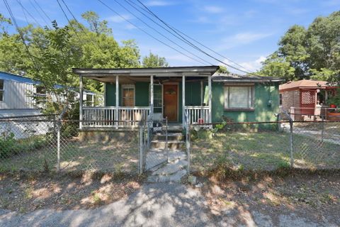 2631 Henry Street