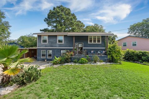 1470 Woodview Lane