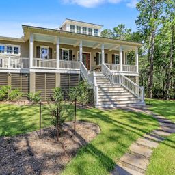 374 Commonwealth Road