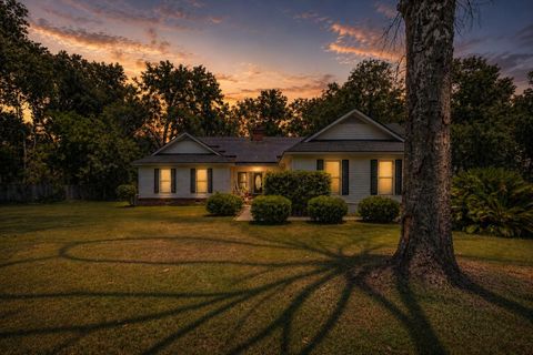 4 Garth Drive