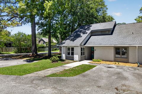 101 Chattum Court pending home in Kings Grant, Summerville, SC
