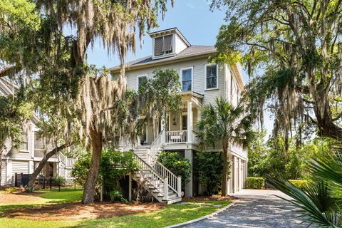 1878 Headquarters Plantation Drive